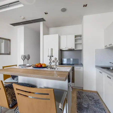 Revon Art-deco Old Town Apartman Pozsony