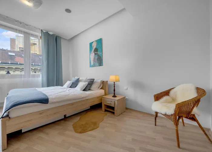 Revon Art-deco Old Town Apartman *